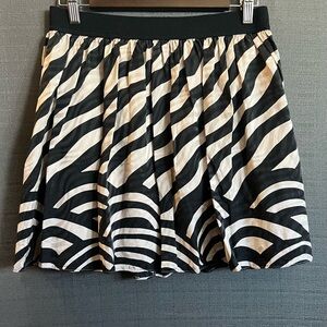 Banana Republic Elastic Waist Rear Zipper 100% Silk Featherweight Mini Skirt